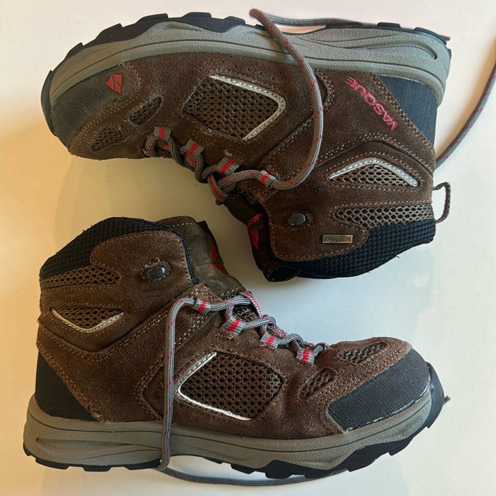 Vasque waterproof hiking boot size 4